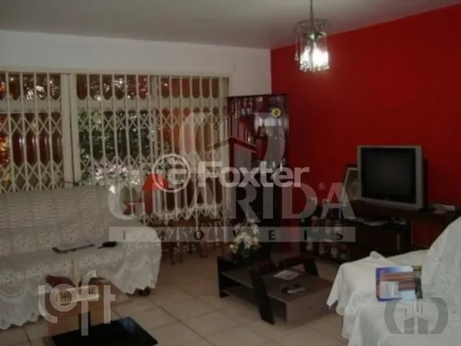 Casa à venda em Medianeira com 182 m², 2 quartos, 2 suítes