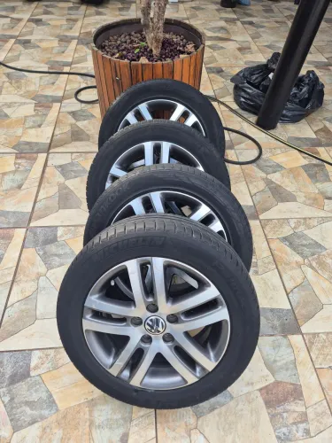 Rodas com pneus jetta 2016 original