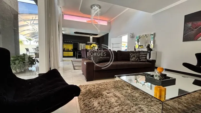 Casa à venda no Condomínio Village Ipanema em Araçoiaba da Serra/SP, com 3 suítes, 730 m²