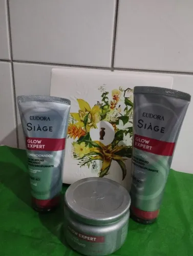 Kit para o dia dos namorados vem com caixa para presente Kit siage glow expert 
