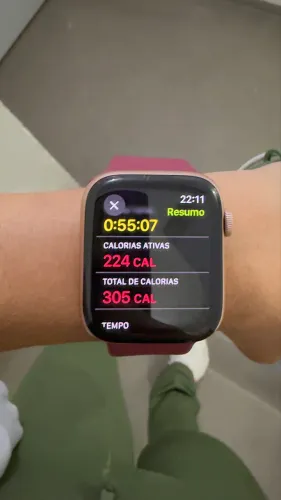 Vendo Apple Watch SE (1ª geração), versão GPS de 44 mm, na cor Gold.