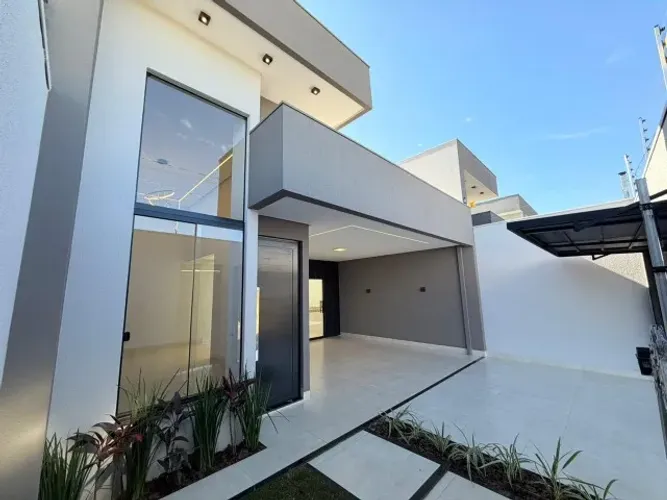 CASA DISPONÍVEL PARA VENDA