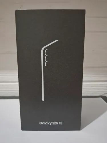 Celular Samsung S25 FE, 256GB, NOVO, caixa lacrada, cor azul marinho + película