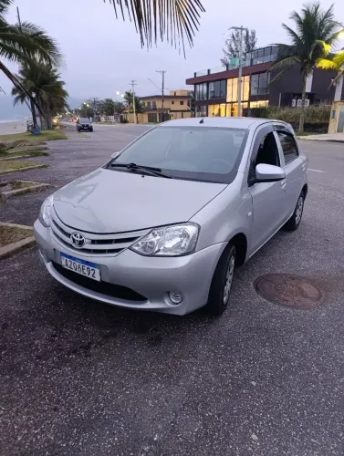 Toyota Etios X 1.3 Flex 16V 5P Mec. 2015