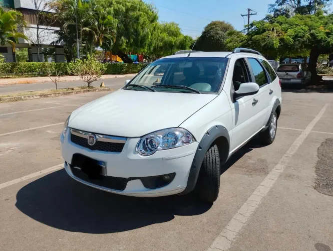 Fiat Palio Weekend Trekking 1.6 Flex 16V 5P 2013