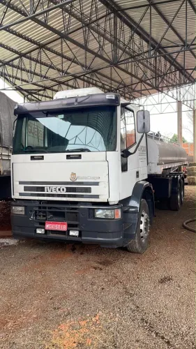Caminhão Tanque Iveco 2002, Cap. 15 mil lts com bomba de cardan