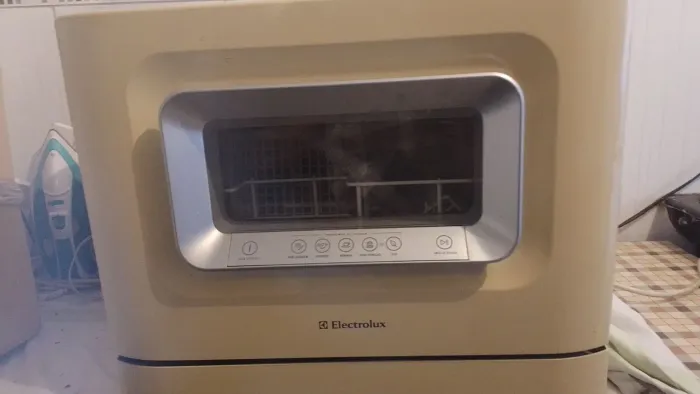 Máquina de lavar louça Eletrolux 
