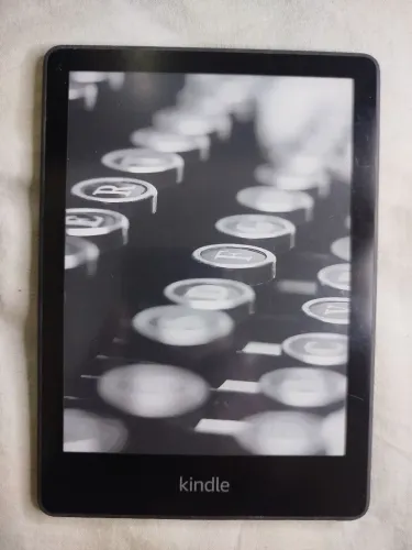 Kindle Paperwhite 11a geração - Funciona 100% (com marcas de uso)
