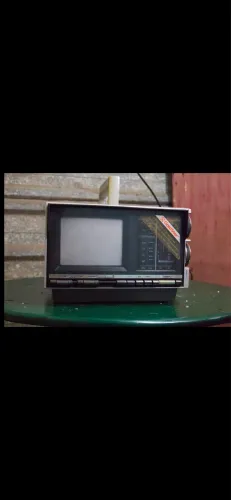 GOLDSTAR TV PORTÁTIL PRETO E BRANCO COM RÁDIO - ITEM DE COLECIONADOR