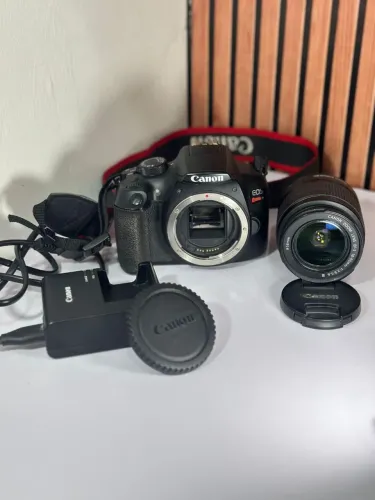 Câmera Canon  t6<br>Acompanha:<br>Carregador<br>Lente do Kit EFS 18-55mm<br>R$ 2.300,00