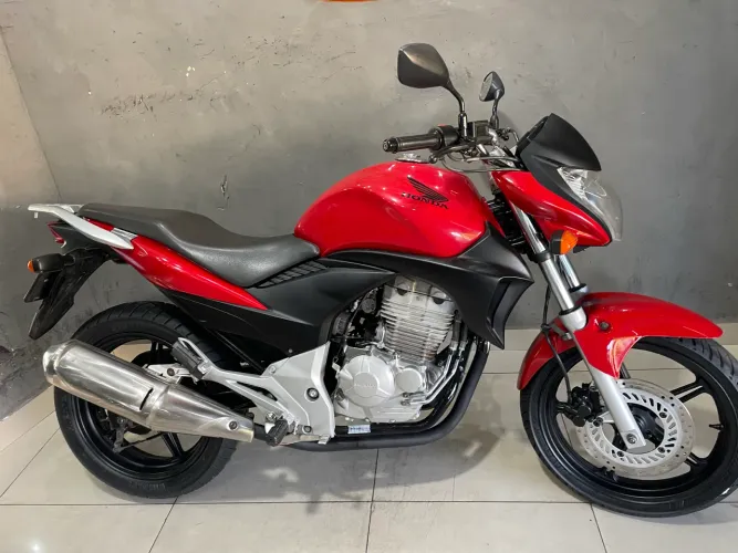 CB 300R IMPECÁVEL 