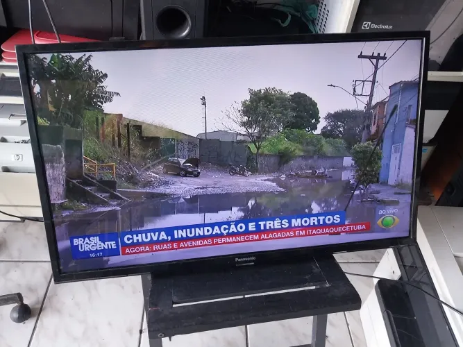 Vendo TV Panasonic Smart de 32 polegadas