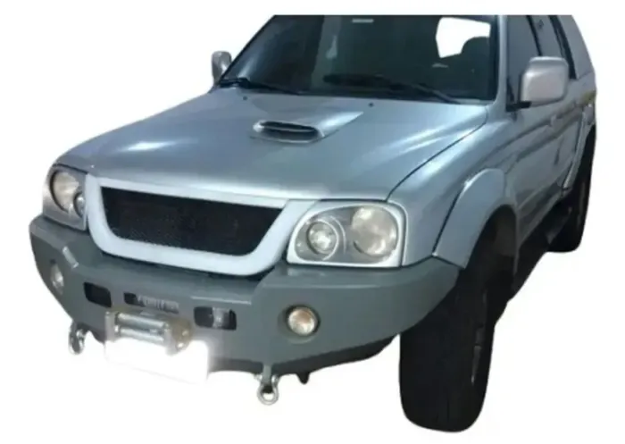 Parachoque em aço com base para Guincho embutida para MITSUBISHI Pajero Sport