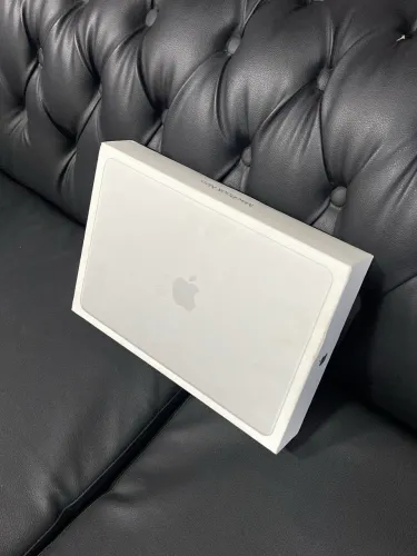 MacBook Neo Prateado 256GB / 8GB RAM