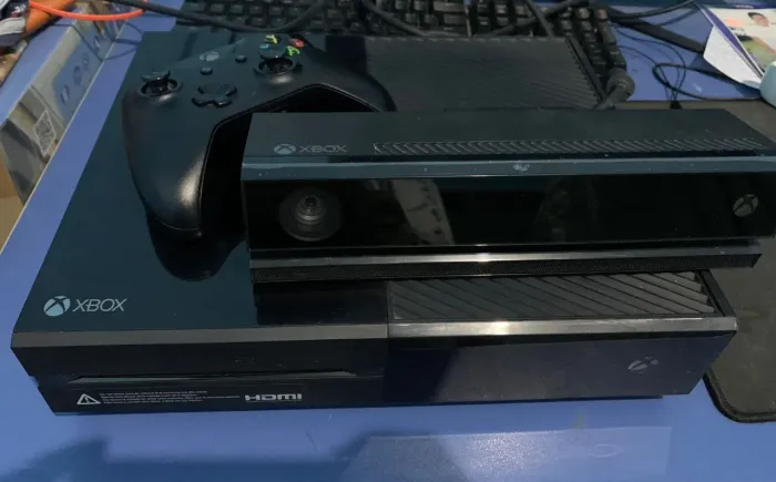 Vende se Xbox one com kinect