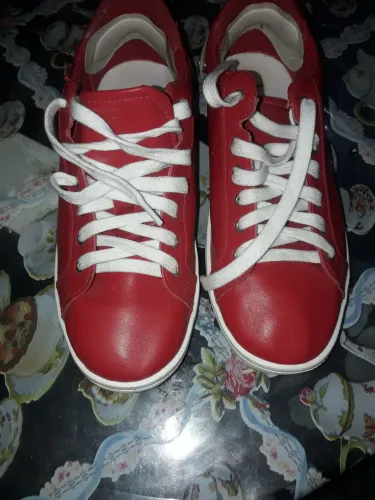 Tênis Play Schutz vermelho de couro