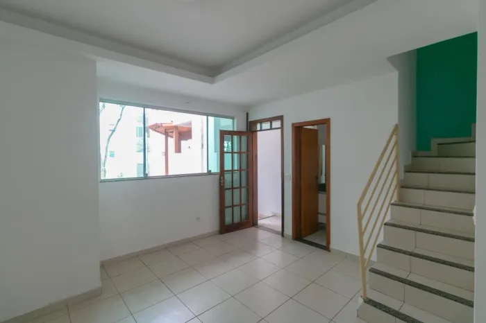 Casa à Venda - Ouro Preto, 2 Quartos, 120 m2