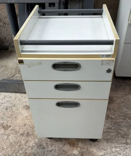 Vendo armários 80 reais cada um