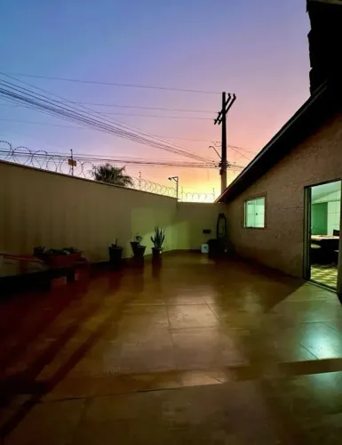 Vende-se Casa de Esquina  Setor Santos Dumont | Goiânia  GO