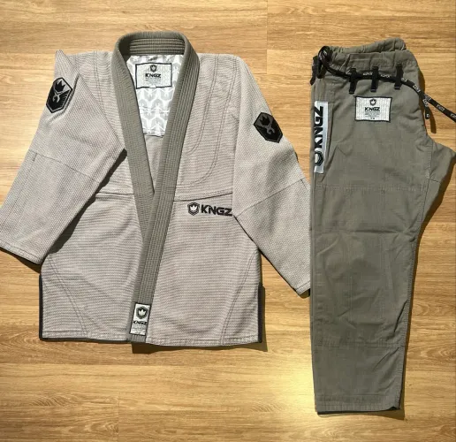 KIMONO KINGZ BALISTICO 2.0 PLATINUM EDITION A0 ? RARO