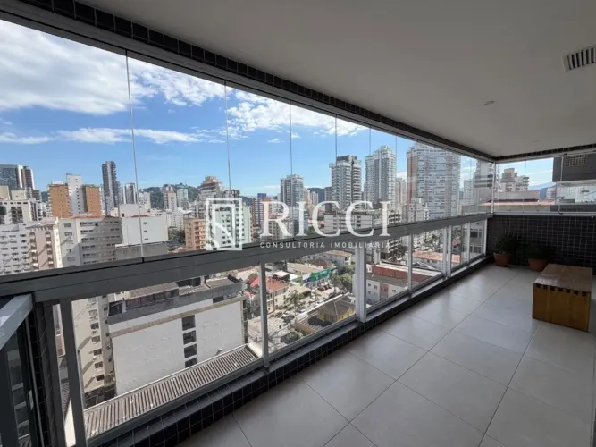 Apartamento à venda em Santos-SP, no Gonzaga! 2 quartos, 1 suíte, 2 salas, 2 banheiros, 1