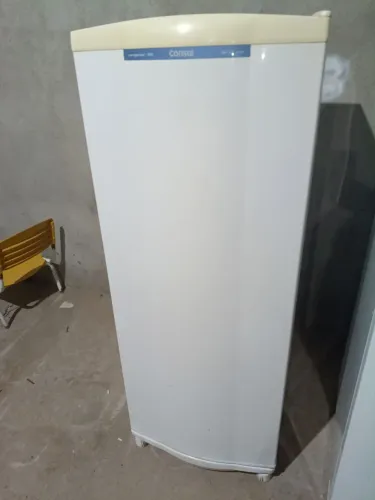 Vendo geladeira Consul degelo 300 litros gelando bem