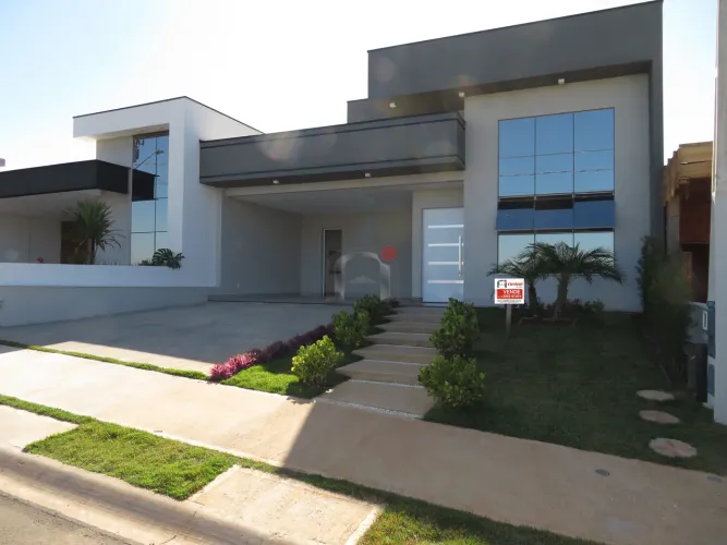 CASA COM PISCINA