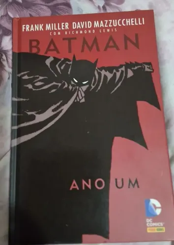Vendo hq batman ano um