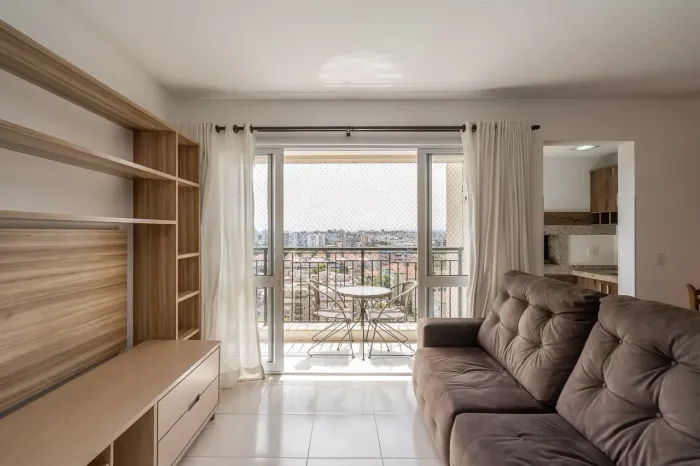 Apartamento semimobiliado para alugar no Jardim Europa com 3 quartos (1 suíte)