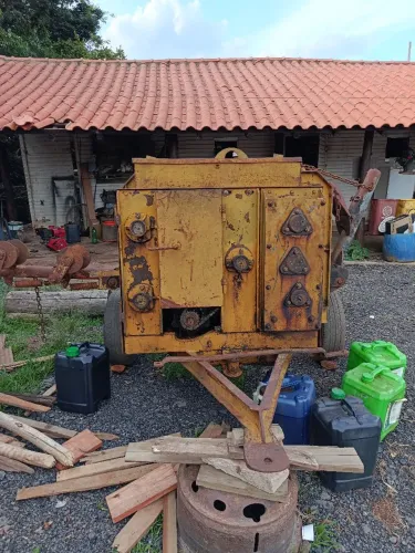 Tratores e máquinas agrícolas