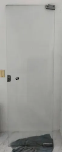 Porta de vidro 0,70 por 2,10