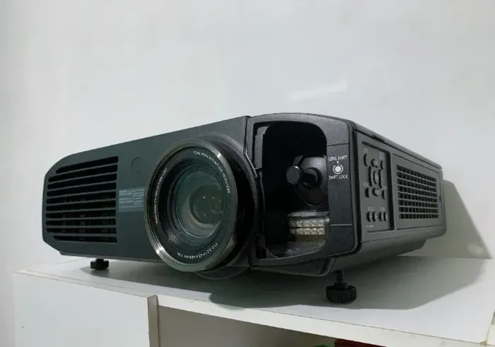 Projetor Panasonic PT-AE7000 FullHD 3D 2000 Ansi lumens