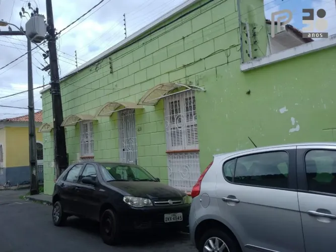 Casa, 244 m² - venda por R$ 400.000,00 ou aluguel por R$ 3.000,00/mês - Centro -