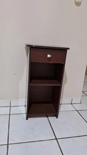 Vendo criado mudo em bom estado