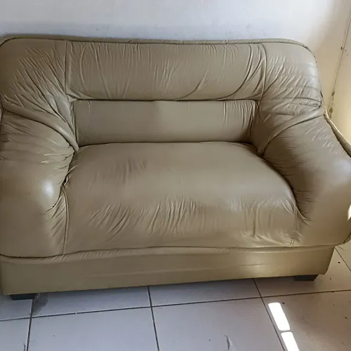 Vendo um jogo de sofá de dois e três lugares  de corino 