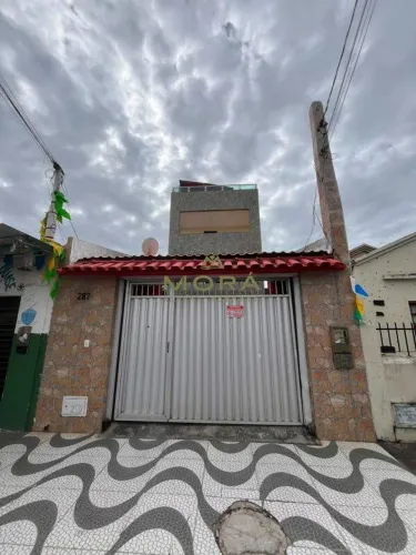 Venda de Casa de 4 andares.