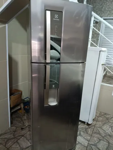 Geladeira inox Eletrolux Frost Free frete grátis