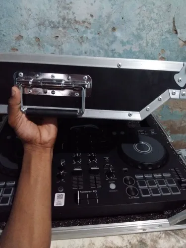 Vendo controladora flx4 via Bluetooth nova mais case maleta 3mil