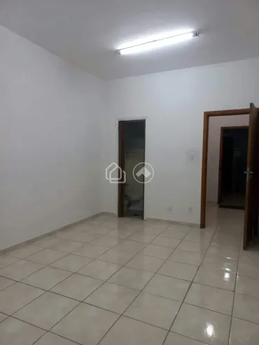 Sala comercial com 36m2 na Av Amazonas A Venda