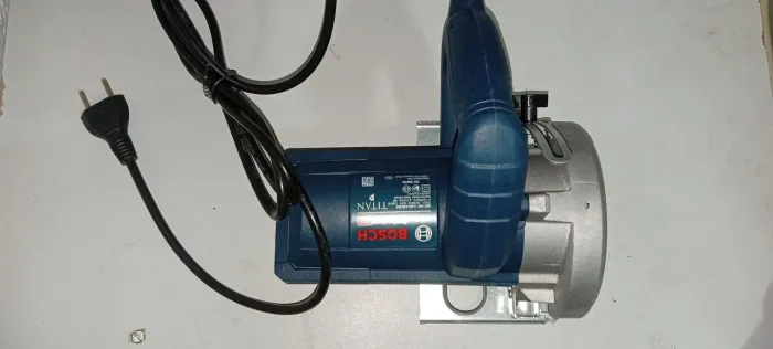 SERRA MÁRMORE BOSCH GDC 150 TITAN