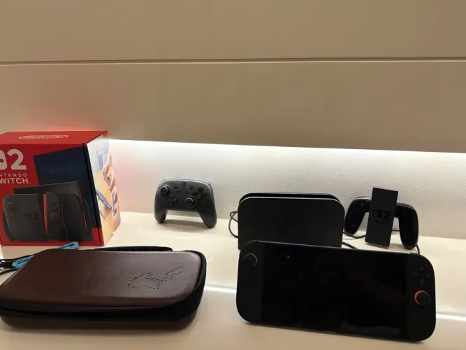 Nintendo Switch 2 + Pro Controller + Case Pokémon - Completo na Caixa