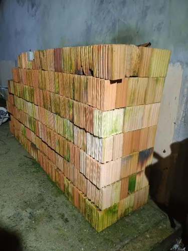 VENDO TIJOLOS CERÂMICOS 8 FUROS - APROX. 550 UNIDADES