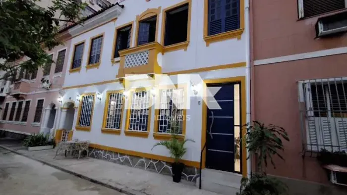 Casa de Vila : Duplex / Residencial / Botafogo
