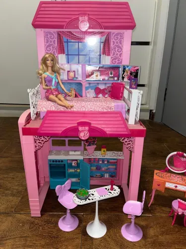 Casa Barbie 2013 com acessórios + penteadeira