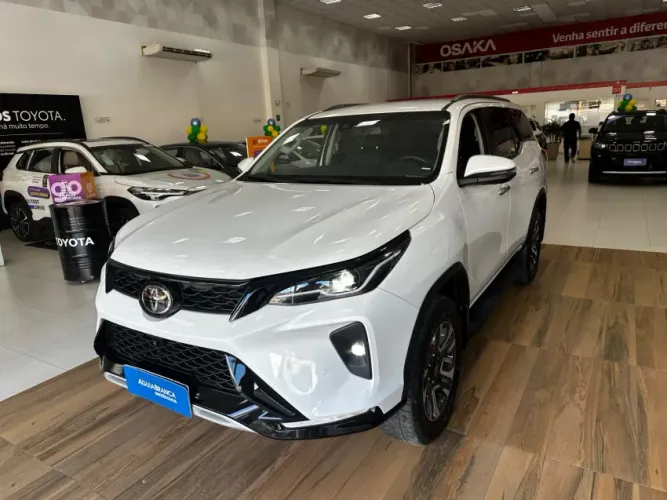 Toyota Hilux SW4 SRX Plat. 4X4 2.8 TB Die. Aut. 2024