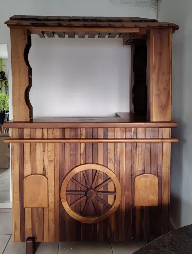 BAR DE MADEIRA 