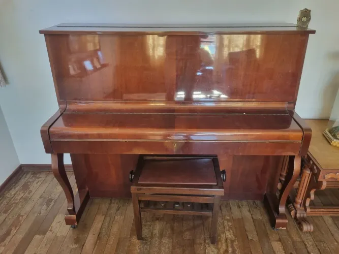 Piano Fritz Dobbert Original - Madeira Nobre - Excelente Estado de Conservação