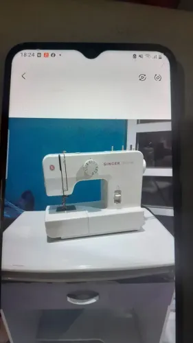 Vende se máquina de costura