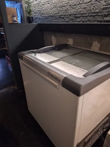 VENDO Freezer Expositor Metalfrio - Excelente Estado