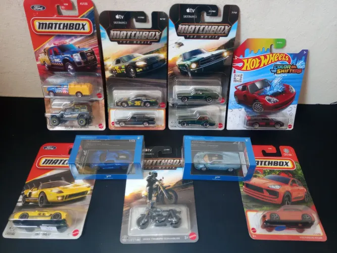 Carrinhos Matchbox hotwheels
